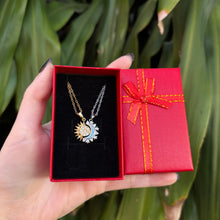 Cargar imagen en el visor de la galería, Collares de Sol y Luna