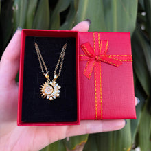 Cargar imagen en el visor de la galería, Collares de Sol y Luna
