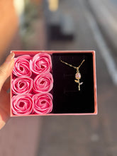 Cargar imagen en el visor de la galería, Collar de Tulipán Eterno