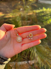 Cargar imagen en el visor de la galería, Set Giratorio de Flores