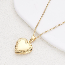 Cargar imagen en el visor de la galería, Relicario Heart
