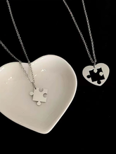 Cargar imagen en el visor de la galería, Collar de rompecabezas