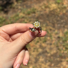 Cargar imagen en el visor de la galería, Anillo de Girasol
