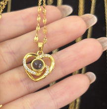 Cargar imagen en el visor de la galería, Collar Proyector Moon
