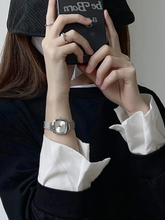 Cargar imagen en el visor de la galería, Reloj Mesh Elegancia Plateada
